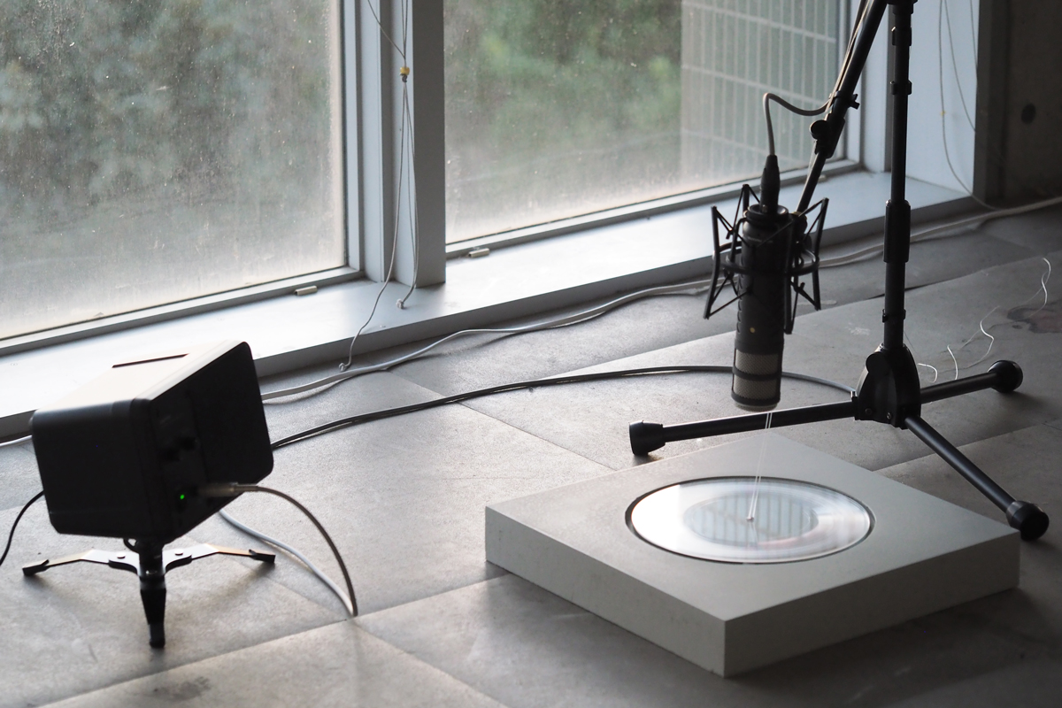 Transparent Deposite